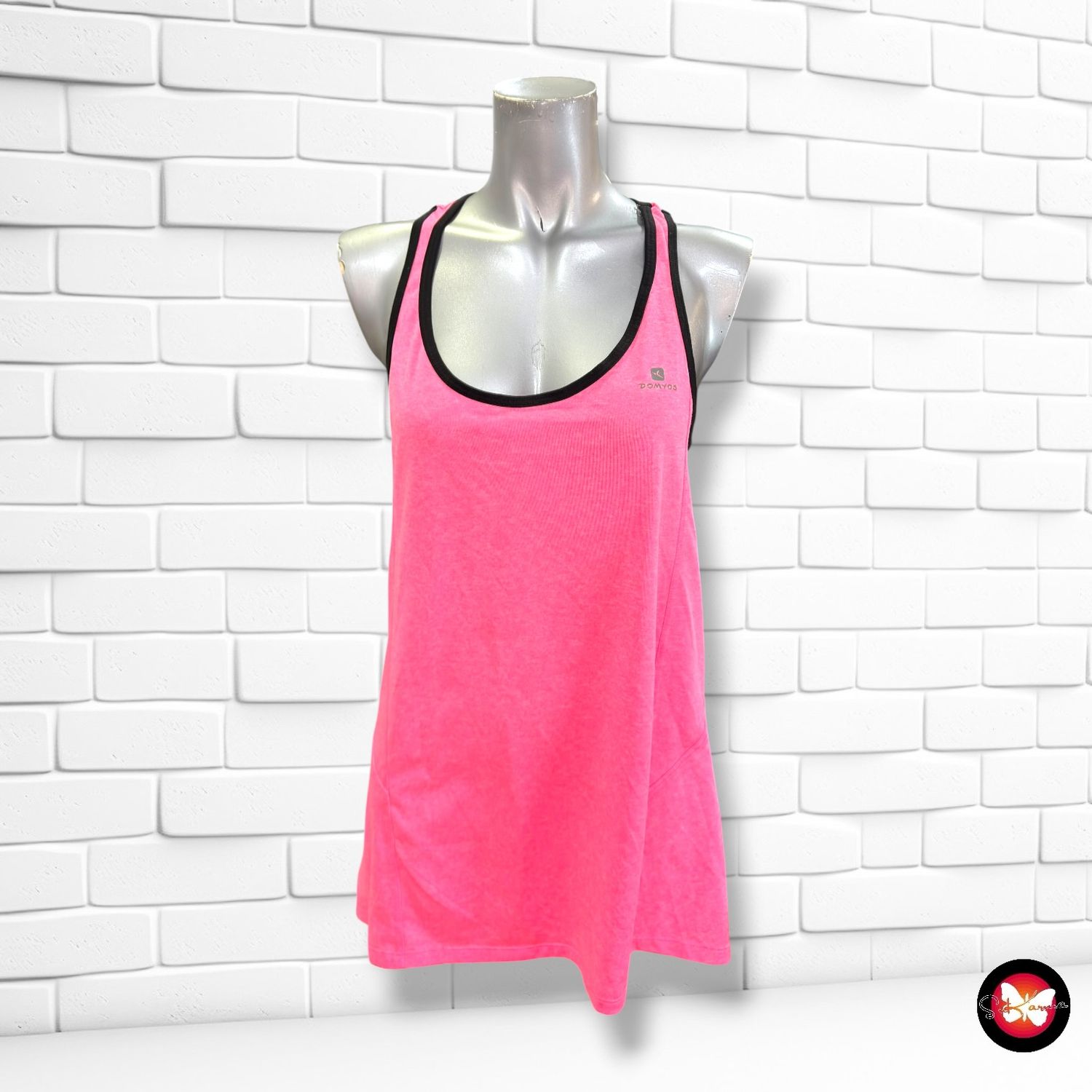 Camiseta deportiva DOMYOS color Rosa neón Talla 42