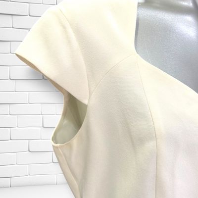 **HOY** Vestido formal con cinturón JULIO color Blanco roto Talla 40 (10USA)