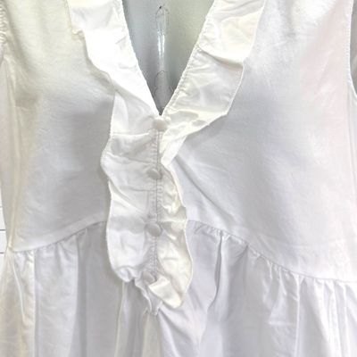 **HOY** Vestido sin mangas con volantitos  color Blanco Talla S