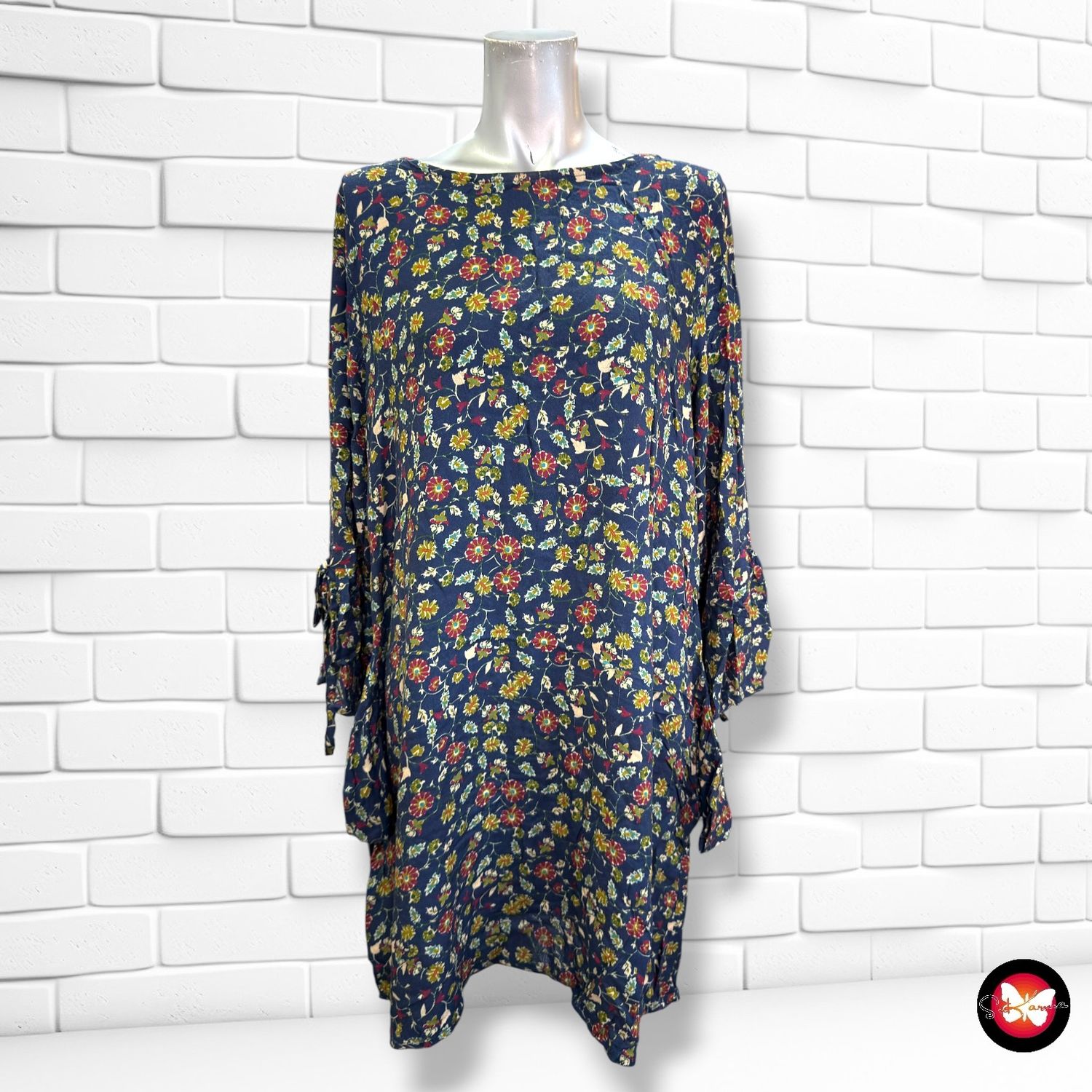 Vestido de florecitas  color Azul y varios Talla L