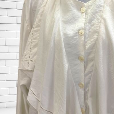 **HOY** Camisa de manga larga con volantes LOUIS LONDON color Blanco roto Talla 40 (grande)