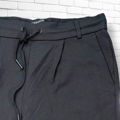 **HOY** Pantalón jogger ONLY color Negro Talla M