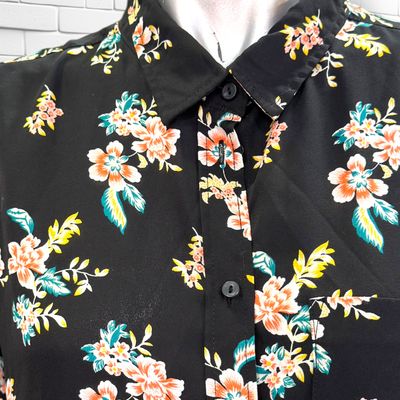 **HOY** Camisa de manga larga de florecitas LEFTIES color Negro y varios Talla M
