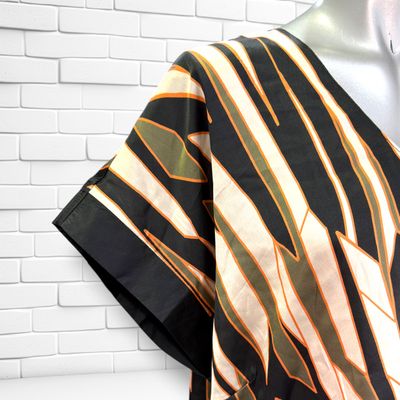 **HOY** Blusa satinada color Varios Talla 50