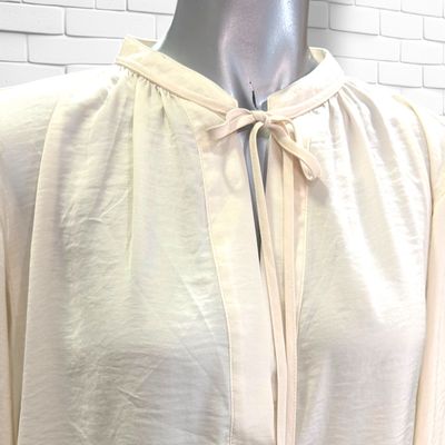 **HOY** Blusa de manga larga H&M color Blanco roto Talla 46