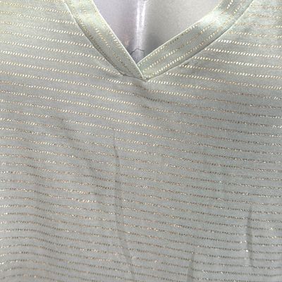 **HOY** Camiseta de manga corta con brillo ONLY color Verde salvia y dorado Talla M