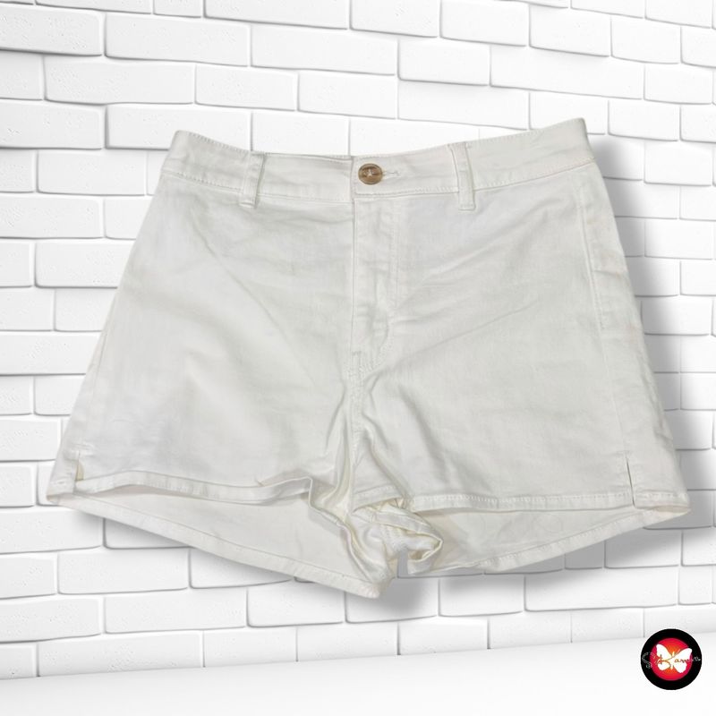 Short DIVIDED color Blanco Talla 38 (pequeña)