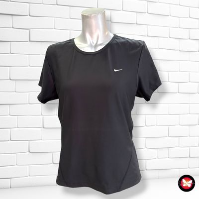 **HOY** Camiseta deportiva NIKE color Negro Talla XL (pequeña)