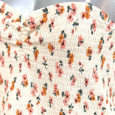**HOY** Crop top de florecitas PRIMARK color Crema y varios Talla XL