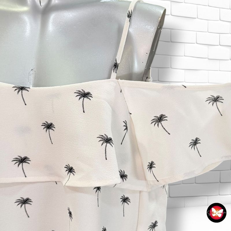 Blusa de hombros descubiertos DIVIDED color Blanco roto y negro Talla 36