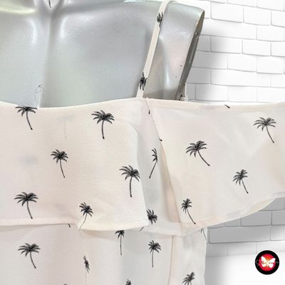 **HOY** Blusa de hombros descubiertos DIVIDED color Blanco roto y negro Talla 36