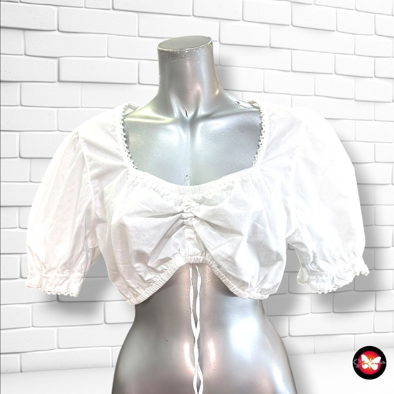 **HOY** Blusa cropped  color Blanco Talla 40