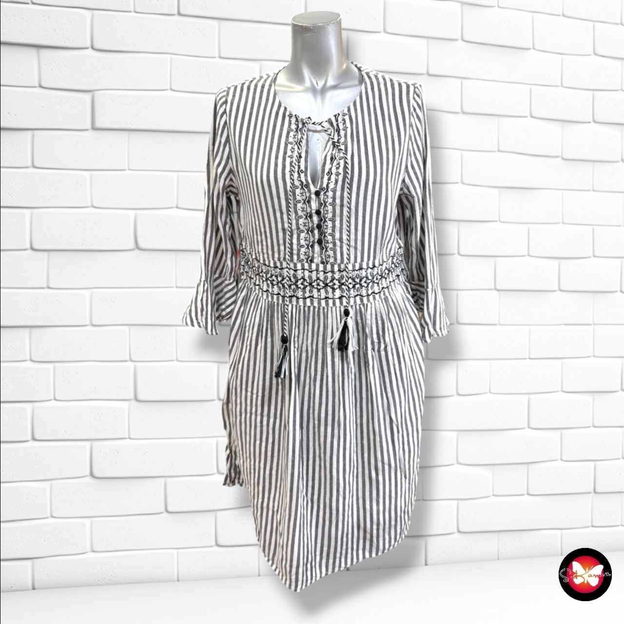 **HOY** Vestido de media manga de rayitas VERO MODA color Blanco y negro Talla S