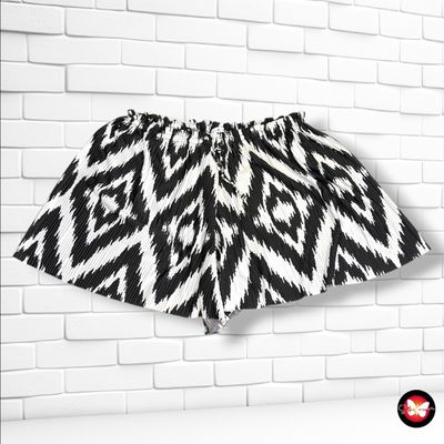 **HOY** Short plisado AMISU color Negro y blanco Talla 40 (grande)