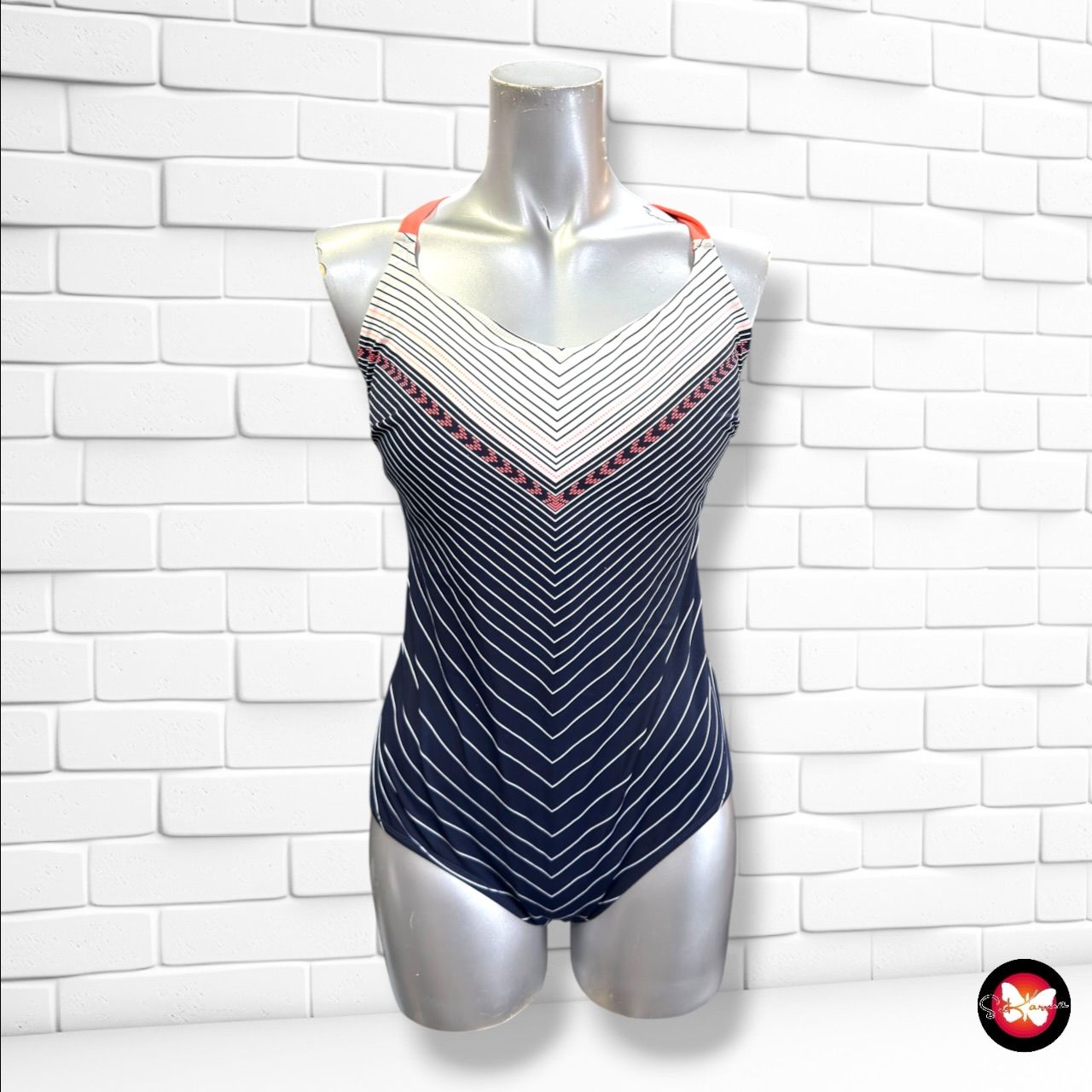 Bañador entero NABAIJI color Azul marino y blanco Talla 44