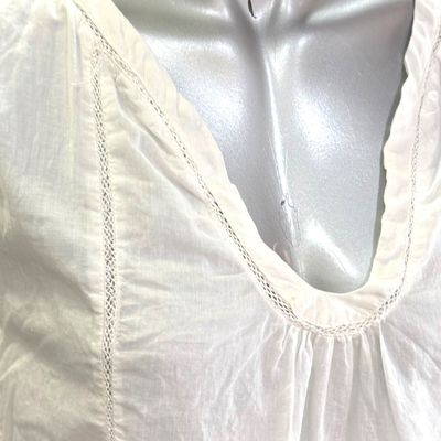 **HOY** Blusa sin mangas SFERA color Blanco Talla M