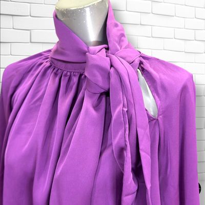 **HOY** Blusa de manga larga con lazada color Violeta Talla ÚNICA