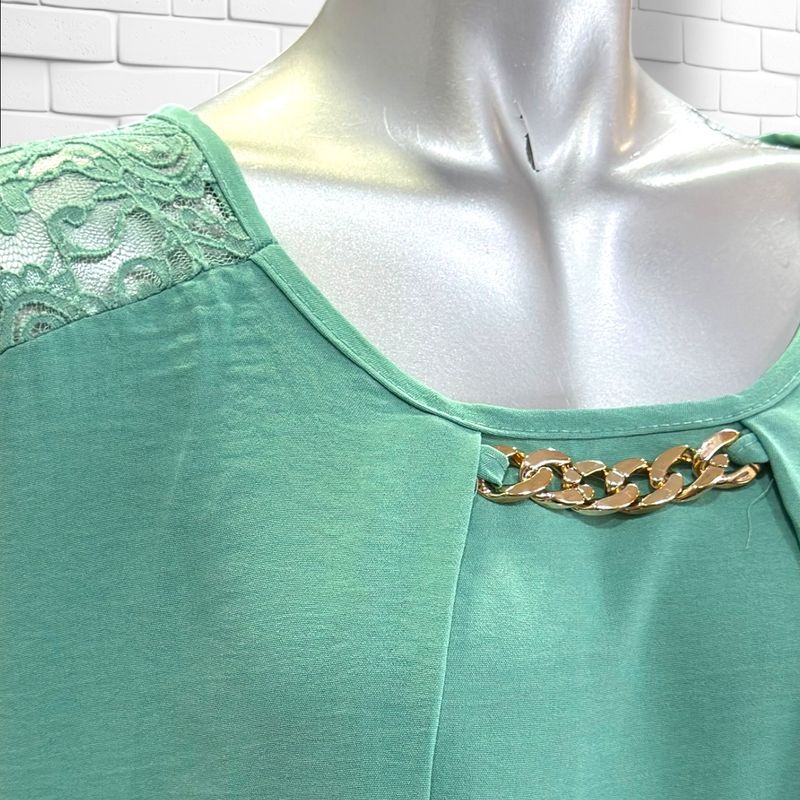 Blusa con encaje color Menta Talla ÚNICA