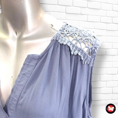 **HOY** Blusa sin mangas con encaje YESSICA color Celeste Talla 48