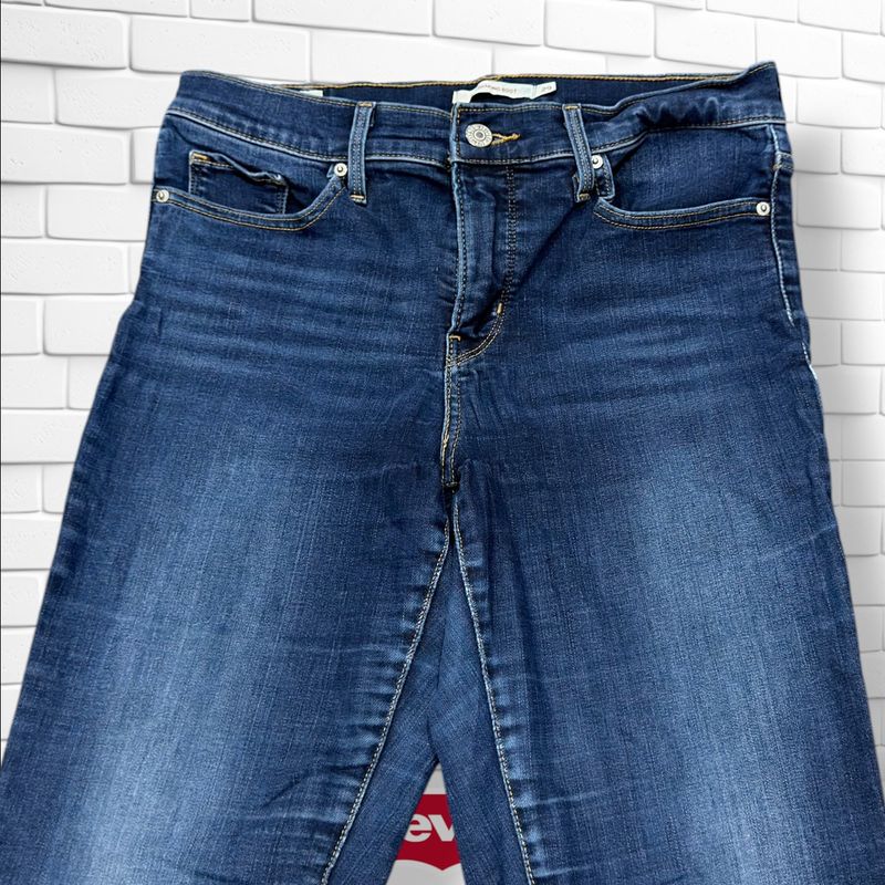 **HOY** Pantalón 315 SHAPING BOOT LEVI’S color Azul vaquero Talla M/L (W29)