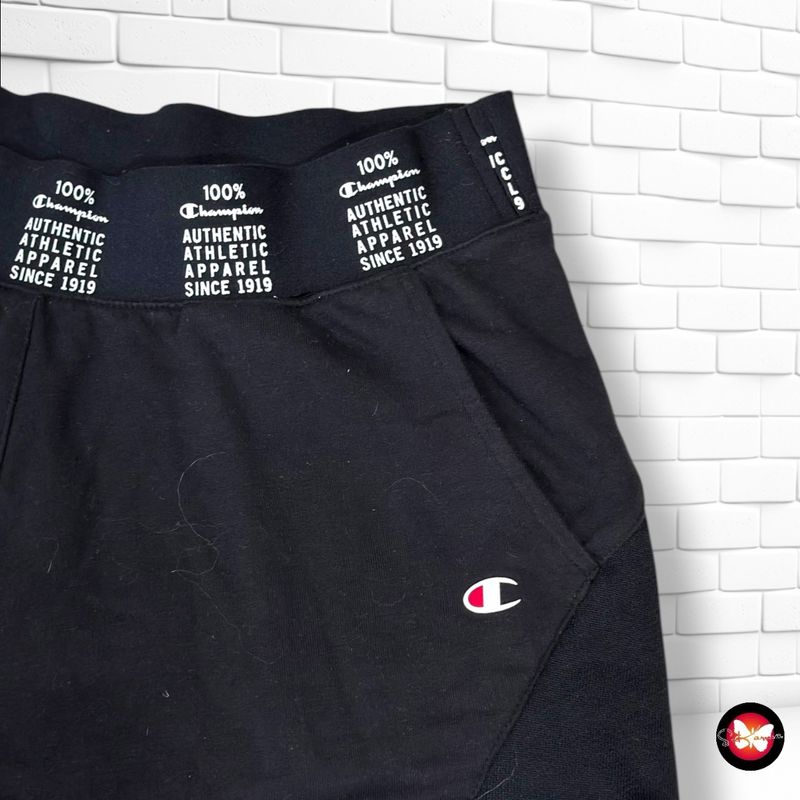 **HOY** Short CHAMPION color Negro Talla S