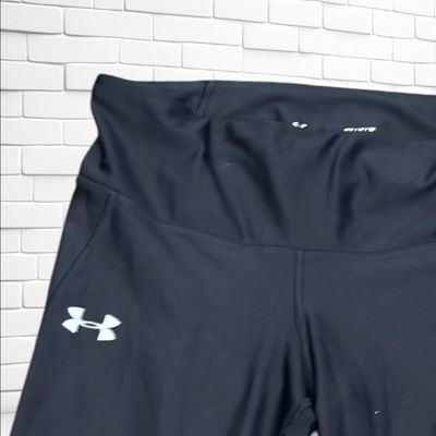**HOY** Mallas deportivas piratas UNDER ARMOUR color Negro Talla M