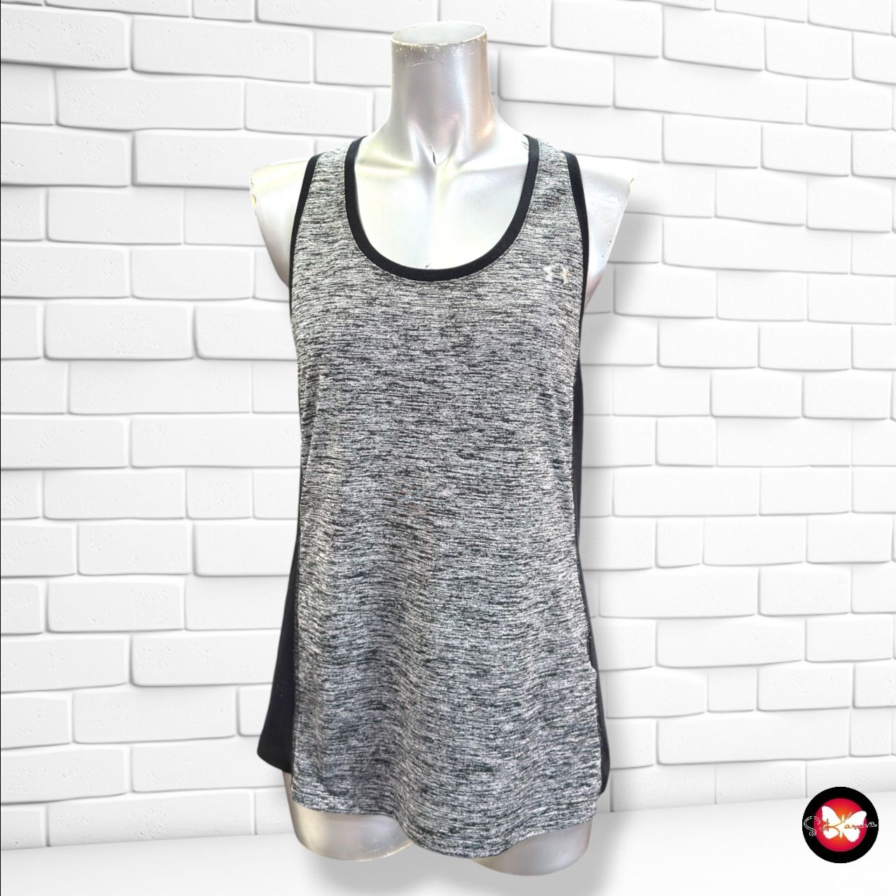 **HOY** Camiseta deportiva UNDER ARMOUR color Negro y gris Talla M