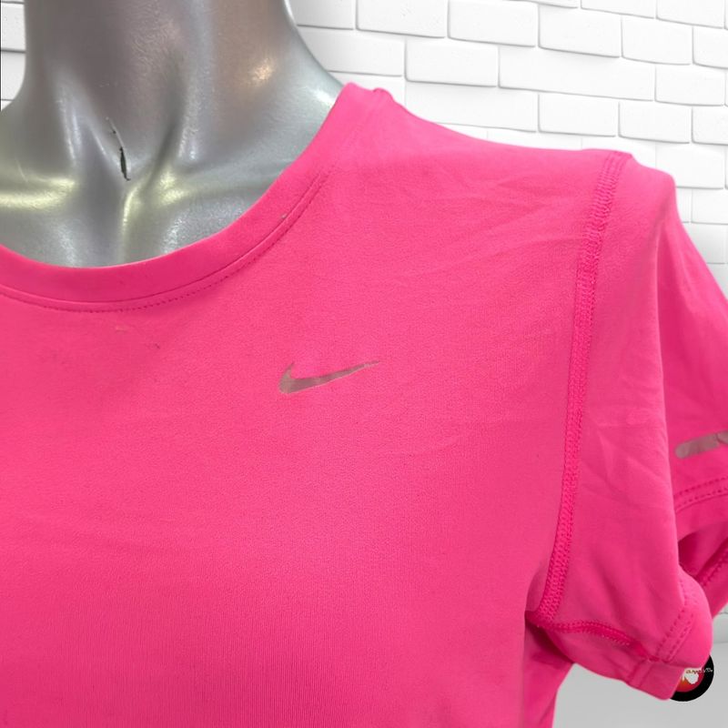 **HOY** Camiseta deportiva NIKE color Fucsia Talla S