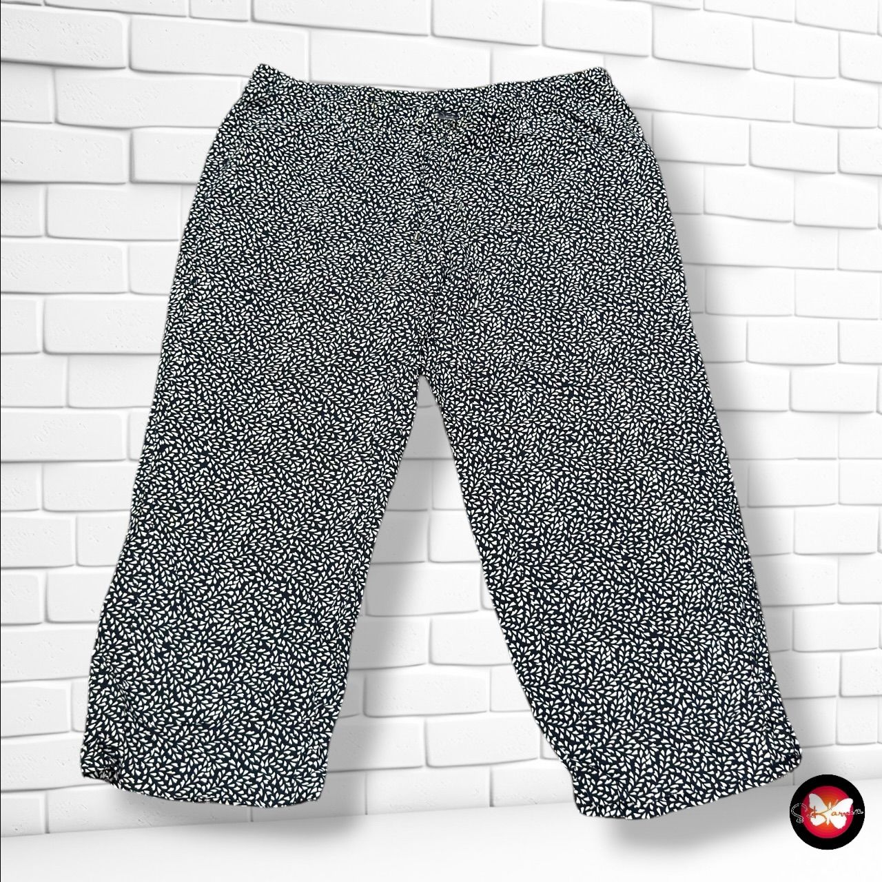 **HOY** Pantalón sueltito YESSICA color Azul marino y blanco Talla 56/58