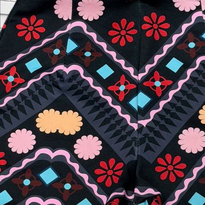 **HOY** Short tipo neopreno  color Negro y varios Talla XS