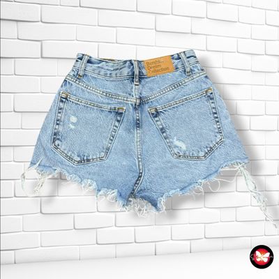 **HOY** Short BERSHKA color Azul vaquero Talla 32