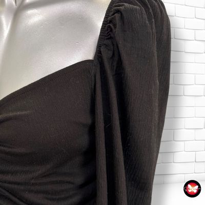 **HOY** Blusa cropped de manga larga DIVIDED color Negro Talla M