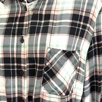 **HOY** Camisa de cuadros LAURA TORELLI color Negro, blanco y rosa Talla 42