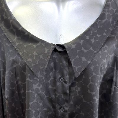 **HOY** Camisa de manga larga satinada LIZ CLAIBORNE color Negro Talla 50/52