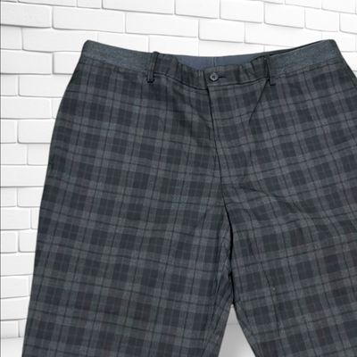 **HOY** Pantalón de vestir de cuadros UNIQLO color Negro y gris Talla Hombre XL