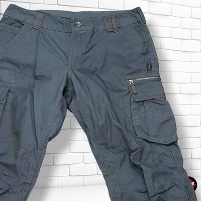 **HOY** Pantalón cargo  color Gris Talla Hombre M/L