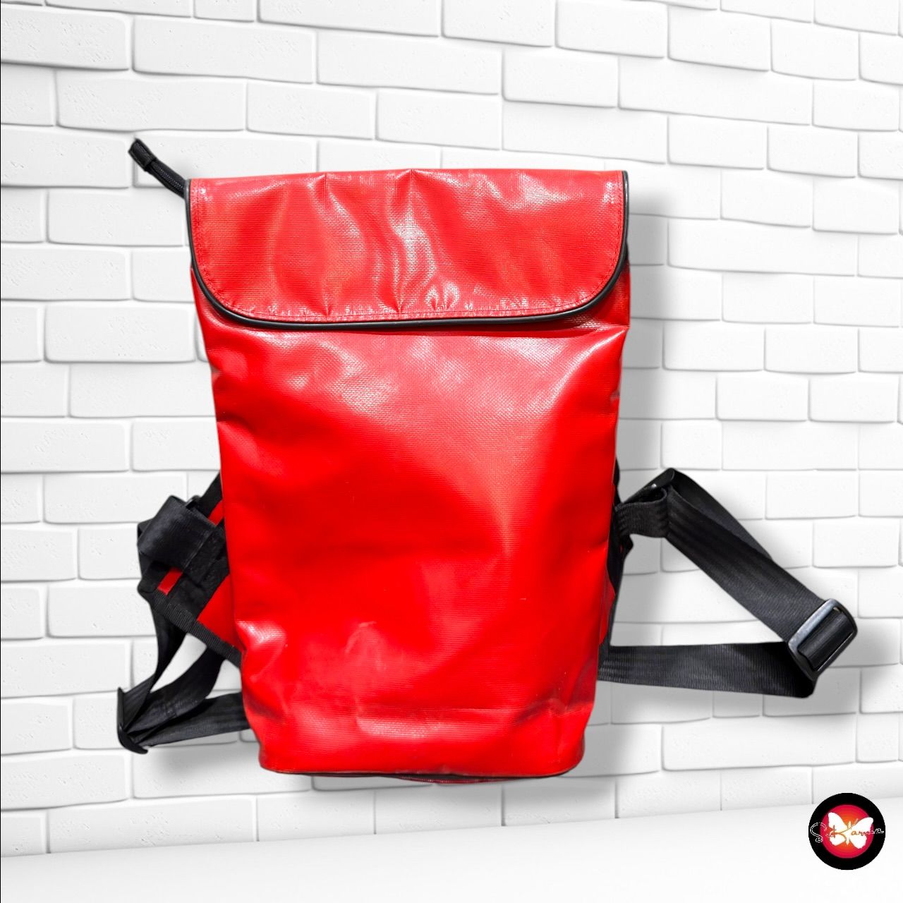 **HOY** Mochila de materiales reciclados OPPOSITE color Rojo Talla GRANDE