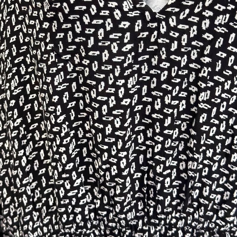 **HOY** Vestido de manga larga PRIMARK color Negro y blanco Talla 46
