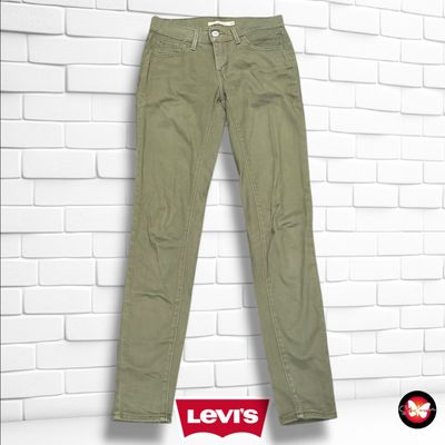 **HOY** Pantalón 710 SUPER SKINNY LEVI’S color Verde militar Talla XS (W24)