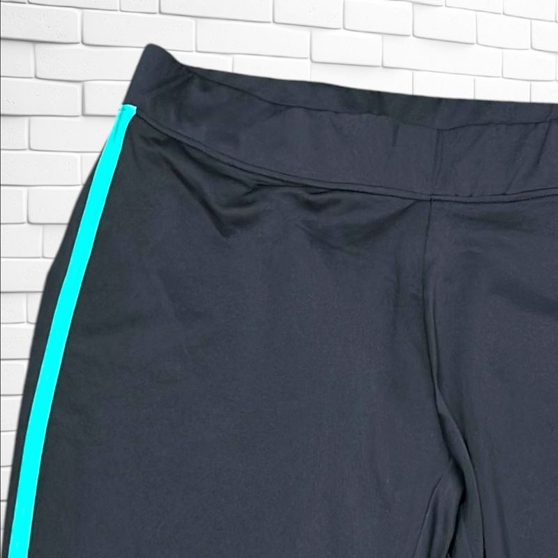 **HOY** Mallas deportivas  color Negro y verde Talla L