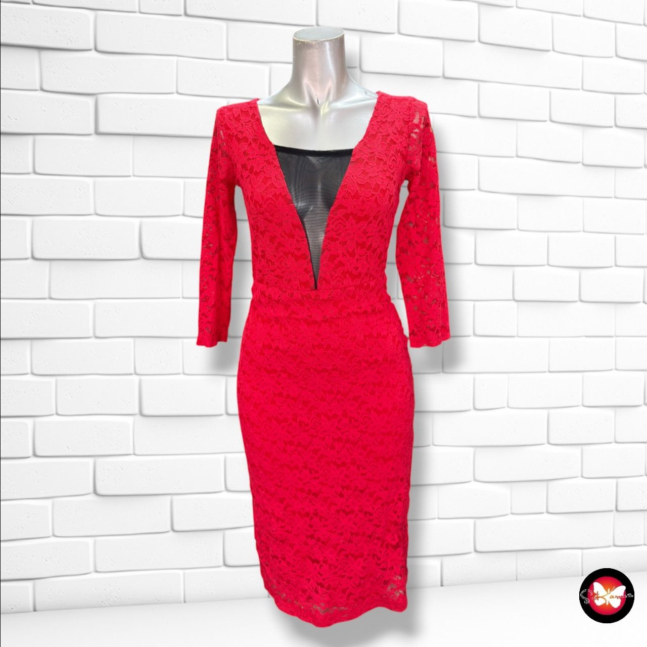**HOY** Vestido midi de encaje  color Rojo y negro Talla S