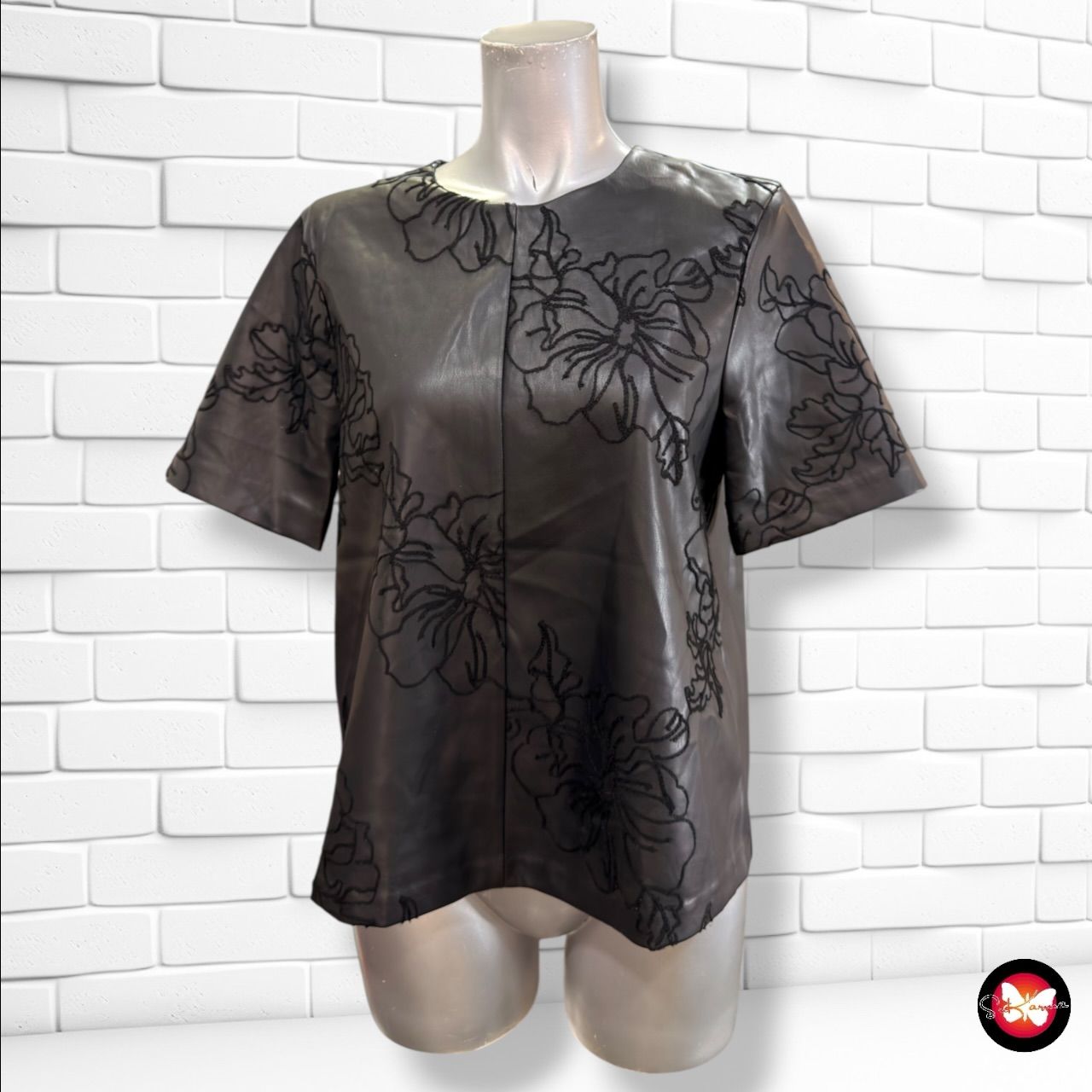 **HOY** Blusa de piel sintética C&amp;A color Negro Talla M