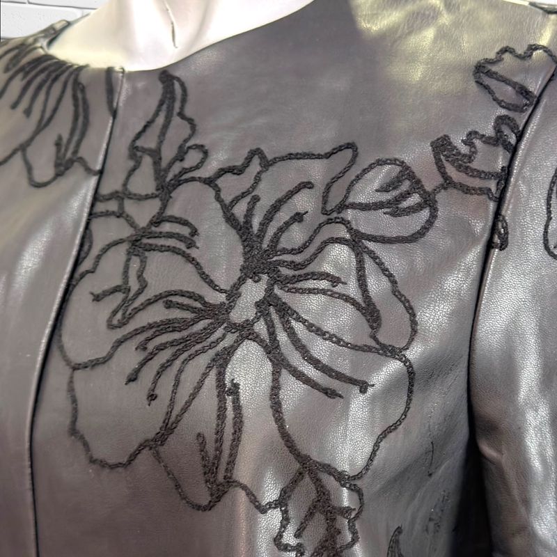 **HOY** Blusa de piel sintética C&amp;A color Negro Talla M