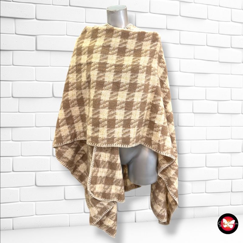 **HOY** Ruana con lurex SFERA color Camel, crema y dorado Talla ÚNICA