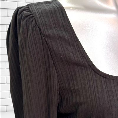 **HOY** Camiseta de mangas abullonadas AWARE color Negro Talla M