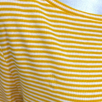 **HOY** Camiseta de media manga de rayitas TOMMY HILFIGER color Amarillo y blanco Talla XL