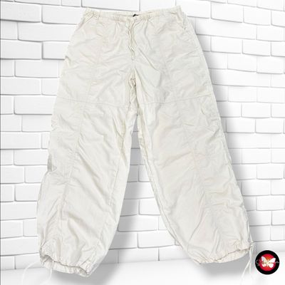 **HOY** Pantalón cortavientos DIVIDED color Crema Talla S (grande)