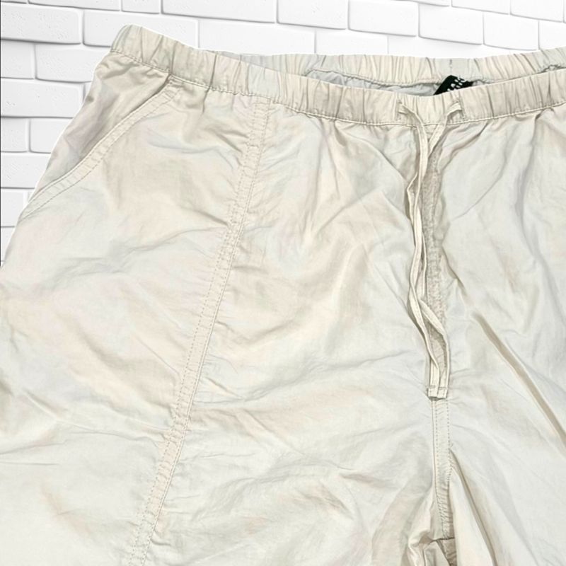 **HOY** Pantalón cortavientos DIVIDED color Crema Talla S (grande)