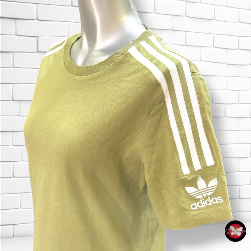 **HOY** Camiseta de manga corta ADIDAS color Verde oliva Talla 44 (pequeña)