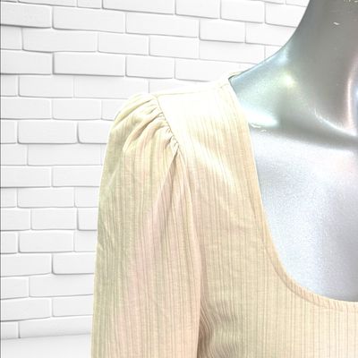 **HOY** Camiseta de mangas abullonadas AWARE color Crema Talla M